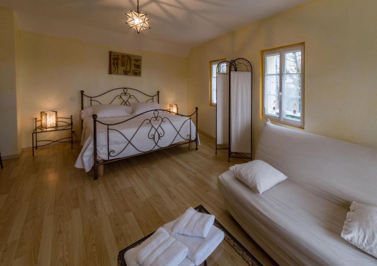 Bed and Breakfast La Clé des Champs Saint-Pabu  Exterior foto